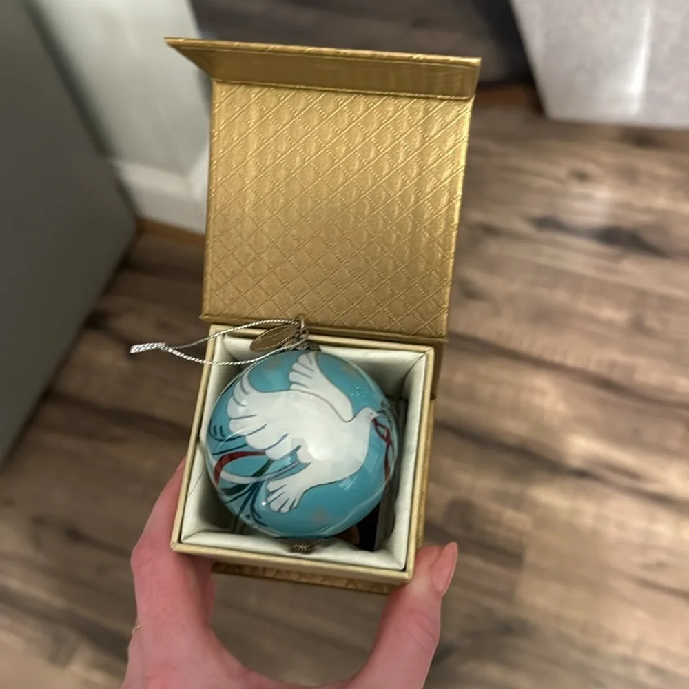 Li bien dove ornament